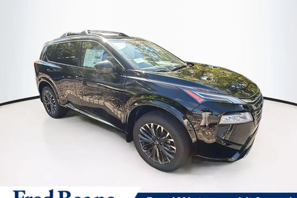 2026 Nissan Rogue Platinum photo 1