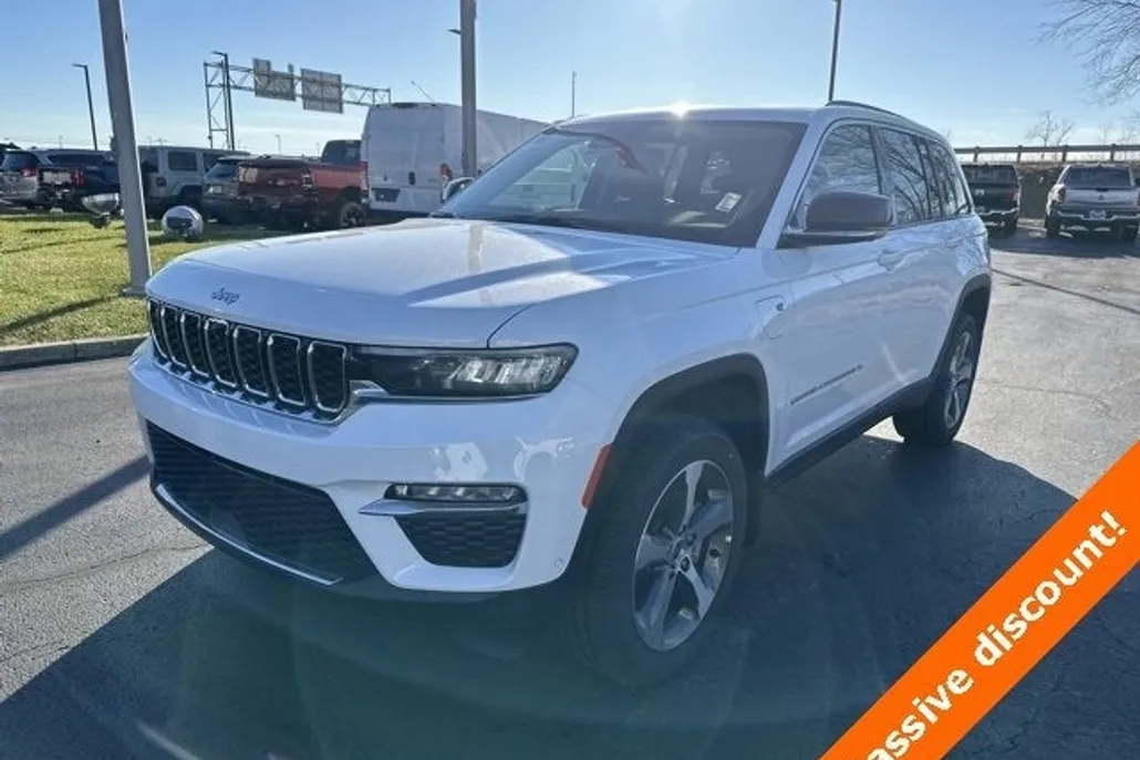 2024 Jeep Cherokee photo 1