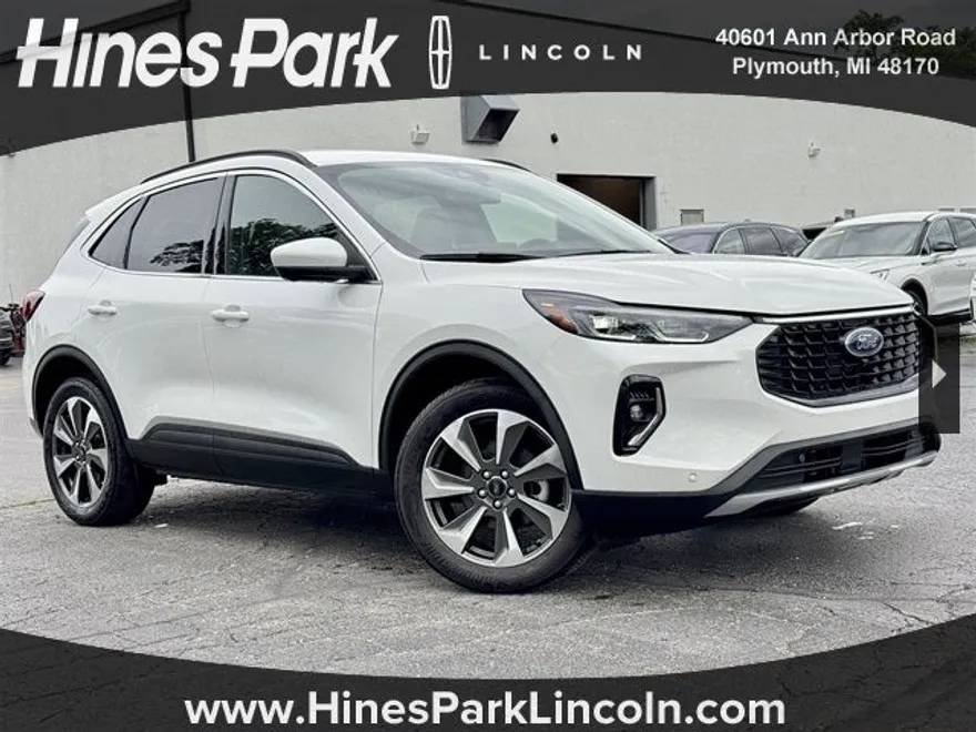2023 Ford Escape Platinum photo 1