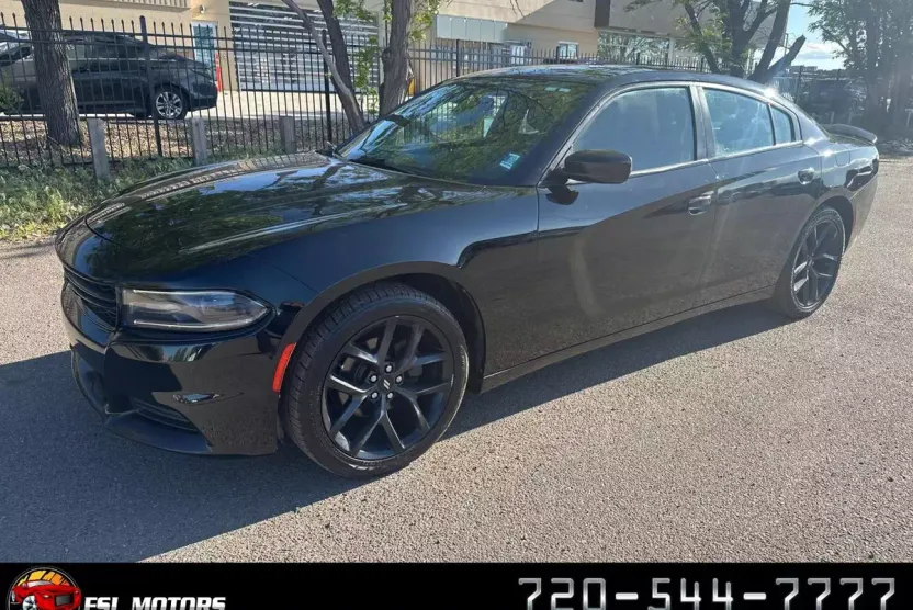 2019 Dodge Charger SXT photo 1
