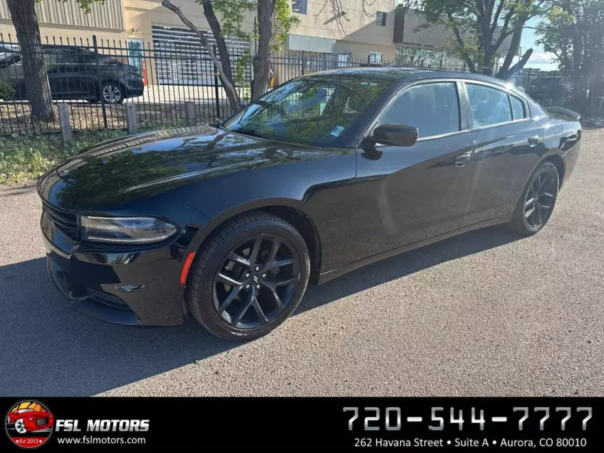 2019 Dodge Charger SXT photo 1