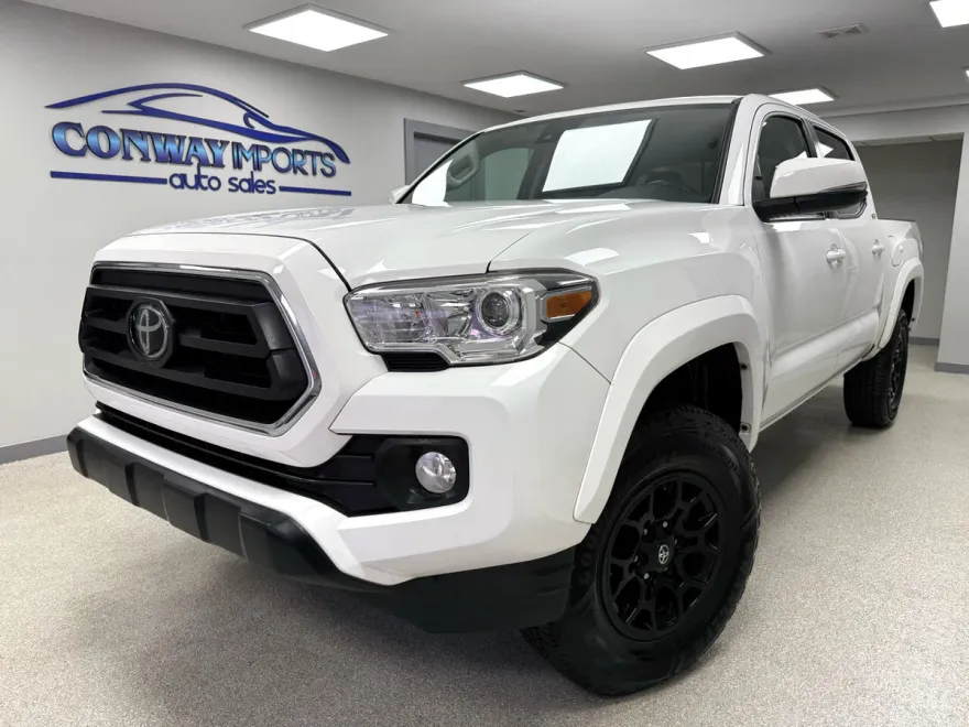 2022 Toyota Tacoma SR5 photo 1