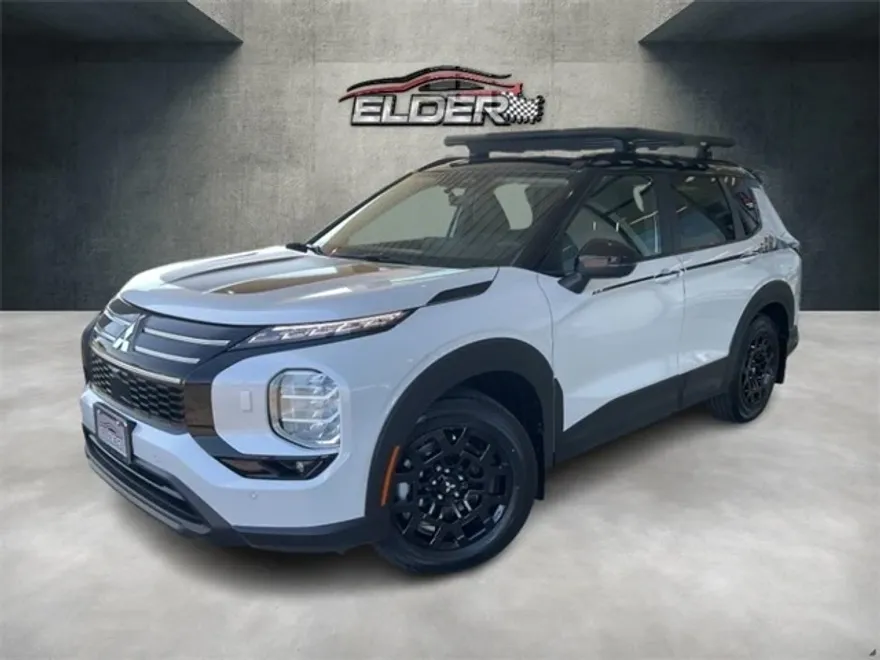 2025 Mitsubishi Outlander SE photo 1