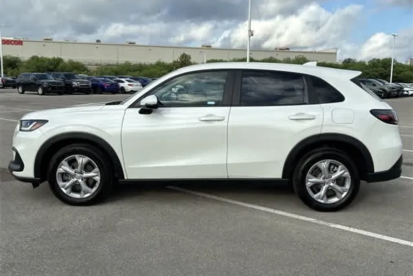 2024 Honda HR-V LX photo 1