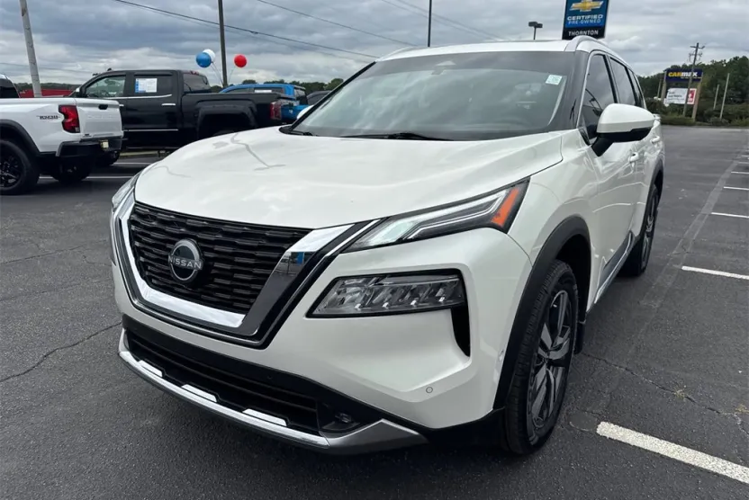 2022 Nissan Rogue Platinum photo 1