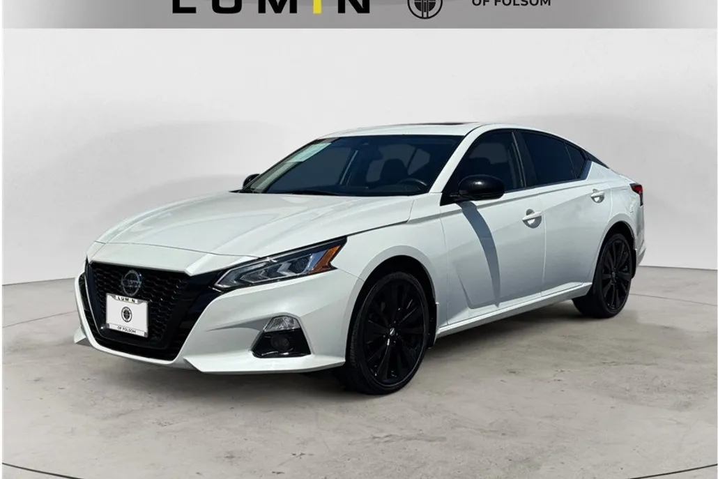 2022 Nissan Altima 2.5 SR photo 1
