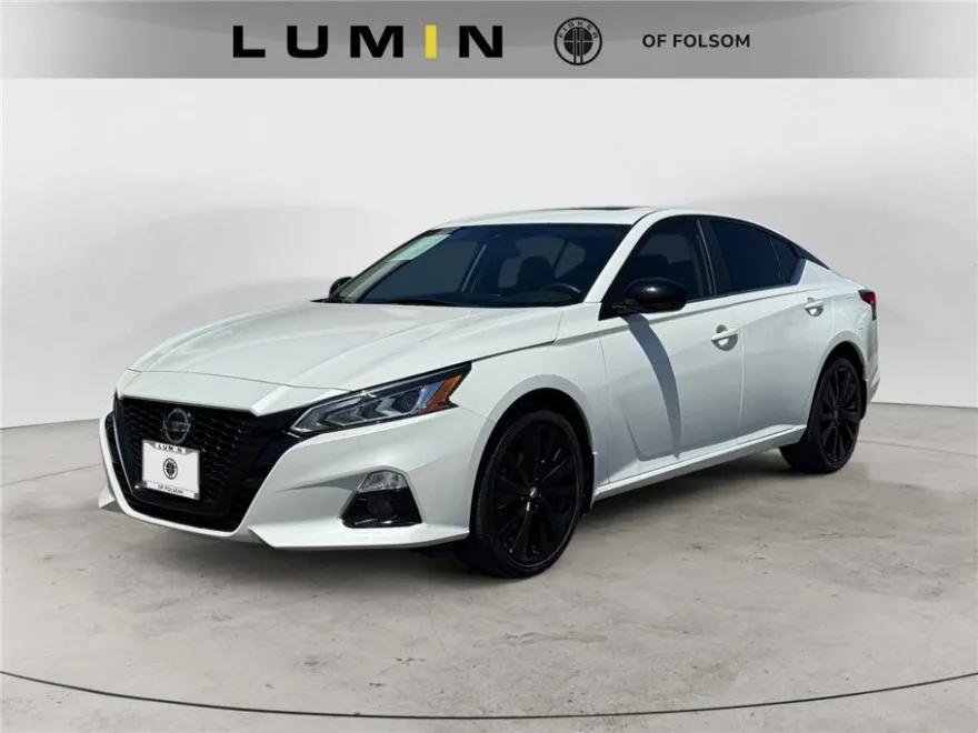 2022 Nissan Altima 2.5 SR photo 1