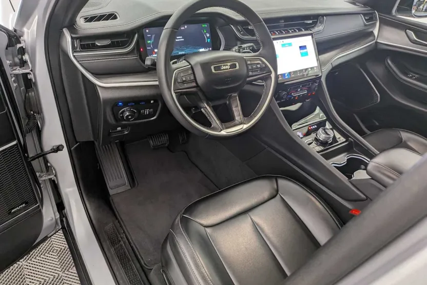2024 Jeep Cherokee Limited 4xe photo 1