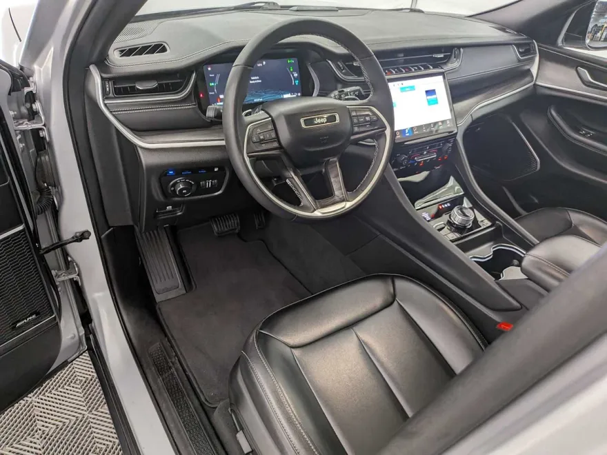 2024 Jeep Cherokee Limited 4xe photo 1