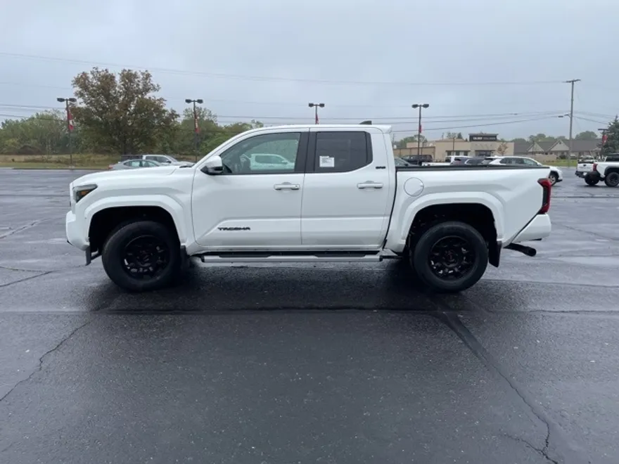 2025 Toyota Tacoma SR5 Double Cab photo 1
