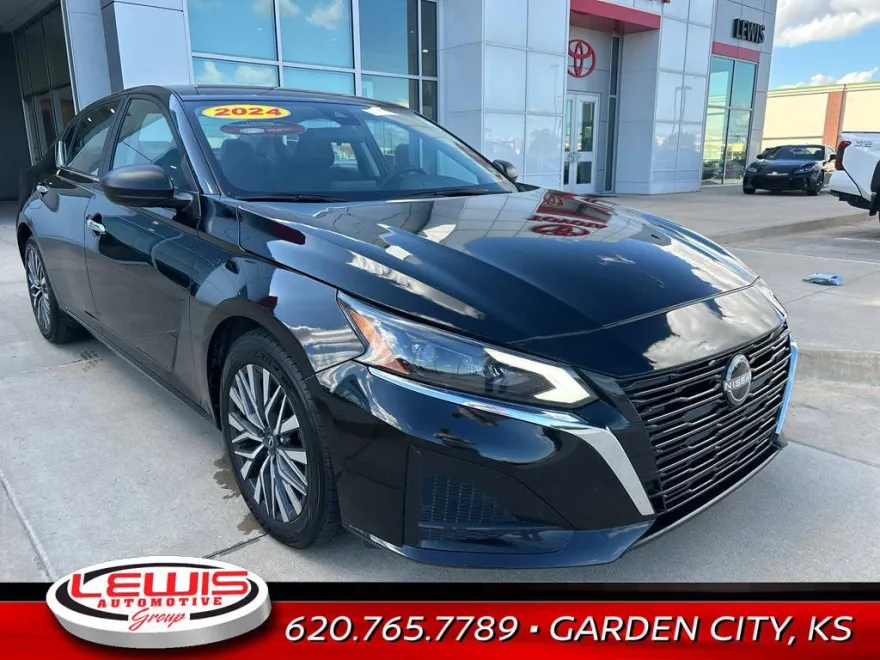 2024 Nissan Altima 2.5 SV photo 1