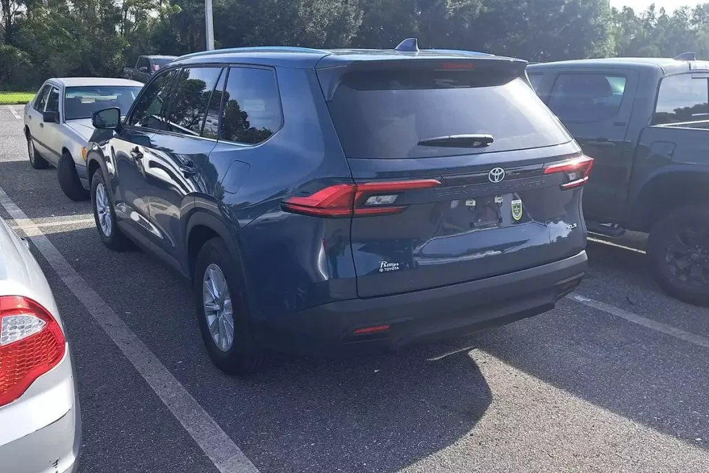 2024 Toyota Grand Highlander XLE photo 1