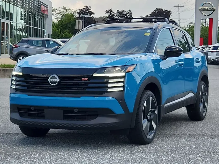 2025 Nissan Kicks SR photo 1