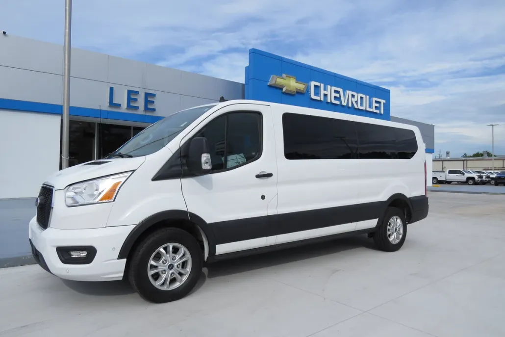 2021 Ford Transit Passenger XL photo 1
