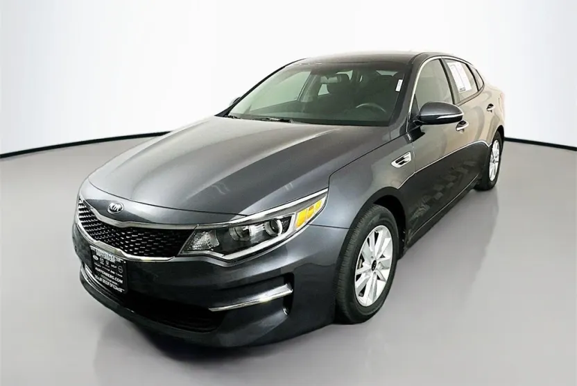 2018 Kia Optima LX photo 1