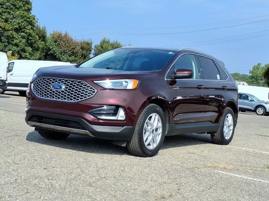 2023 Ford Edge SEL photo 1