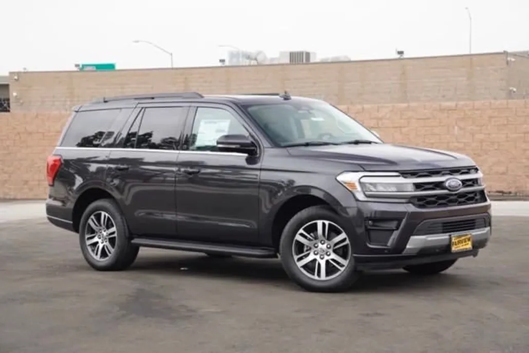 2024 Ford Expedition XLT photo 1