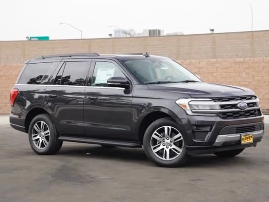 2024 Ford Expedition XLT photo 1