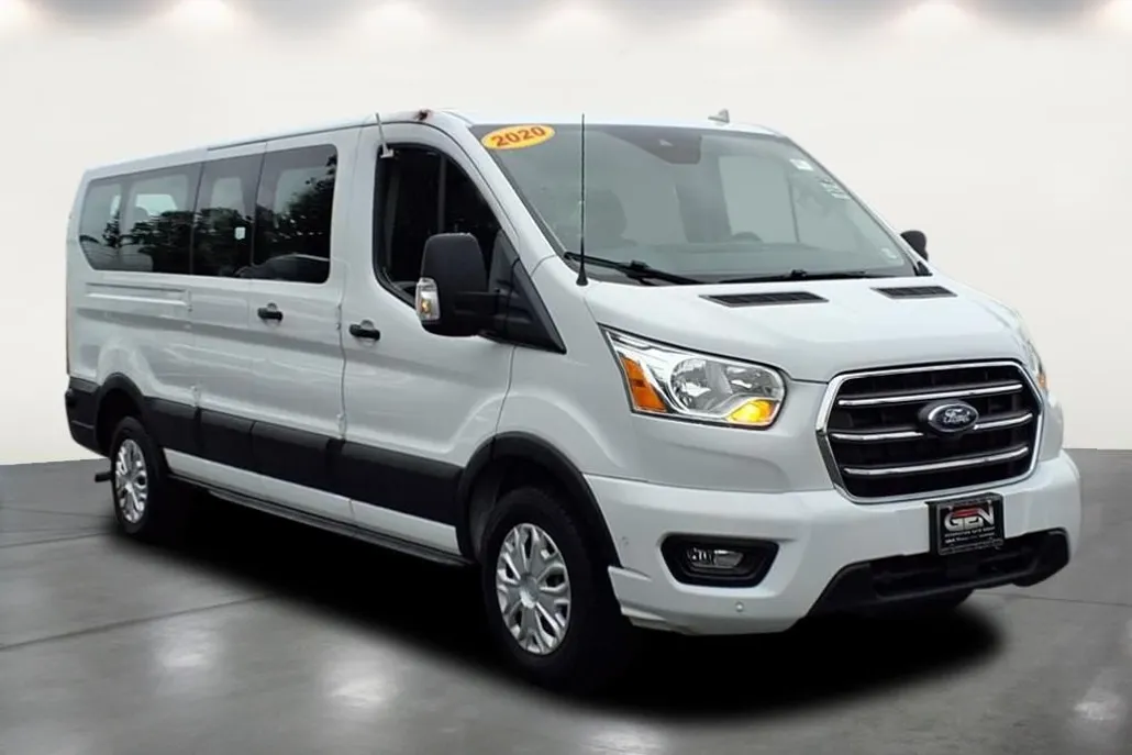 2020 Ford Transit Passenger XLT photo 1