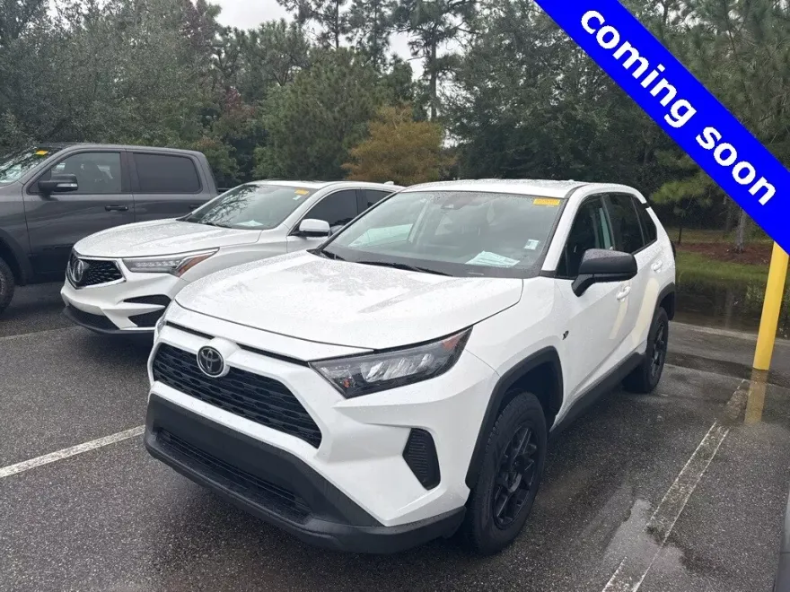 2022 Toyota RAV4 LE photo 1