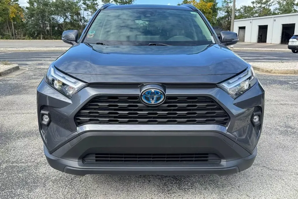 2024 Toyota RAV4 Hybrid XLE Premium photo 1