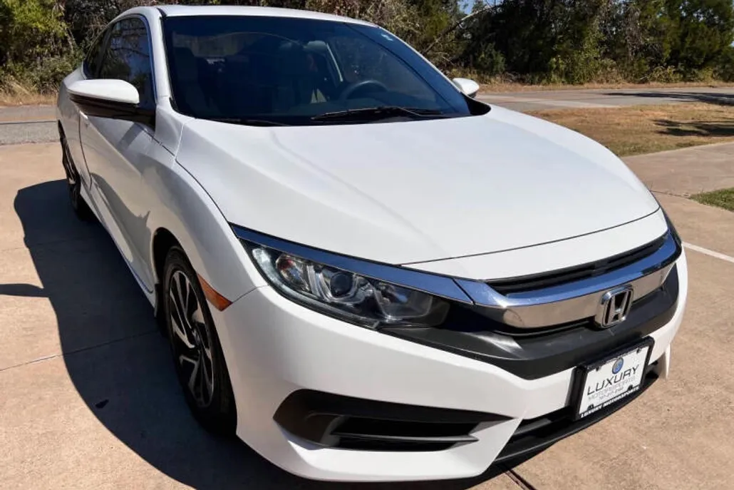 2017 Honda Civic photo 1