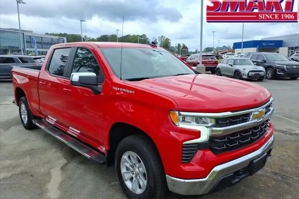 2024 Chevrolet Silverado 1500 LT photo 1