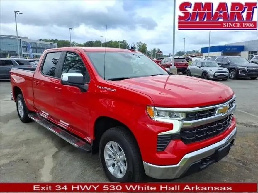 2024 Chevrolet Silverado 1500 LT photo 1