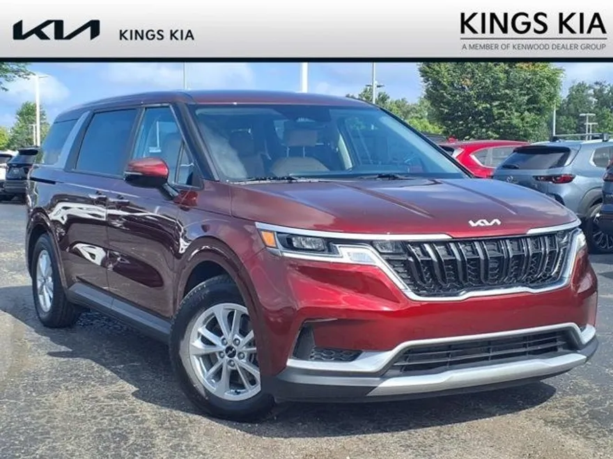 2024 Kia Carnival LX photo 1