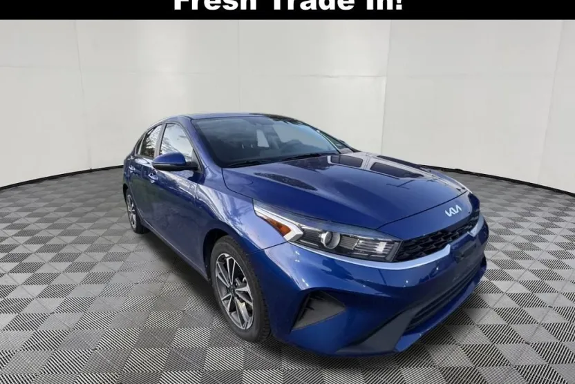 2023 Kia Forte LXS photo 1
