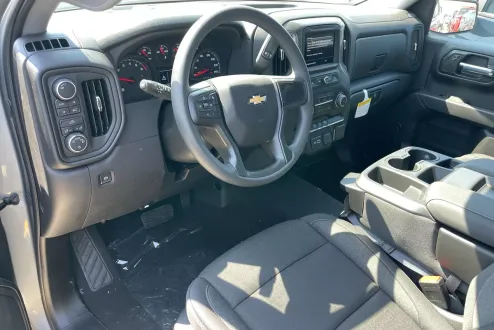 2025 Chevrolet Silverado 1500 Custom photo 1