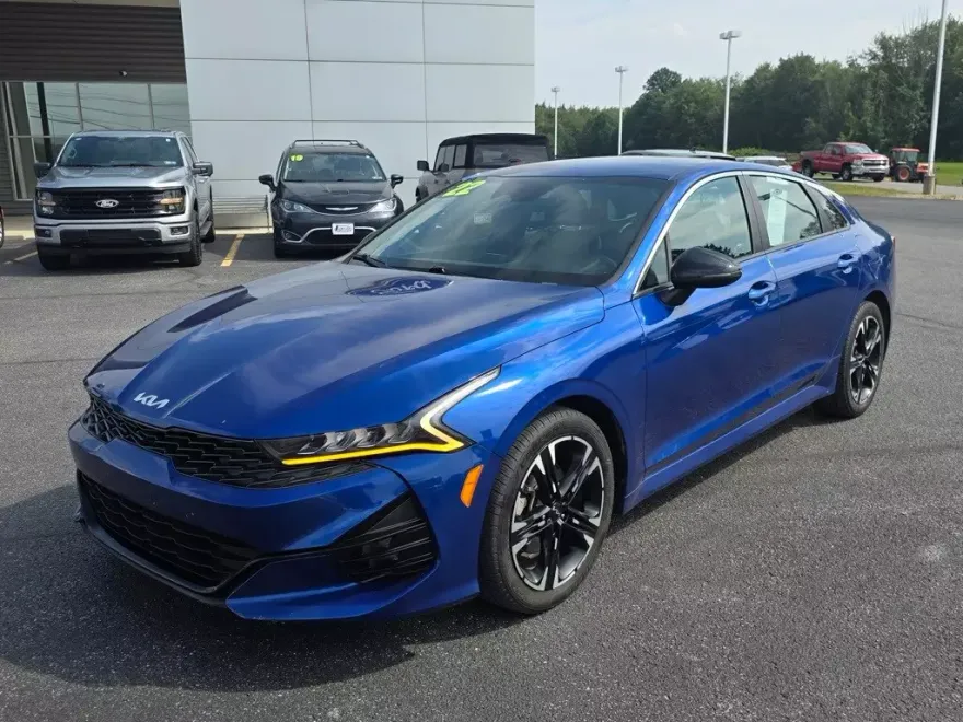 2022 Kia K5 GT-Line photo 1