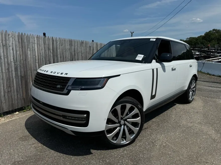 2025 Land Rover Range Rover SE photo 1