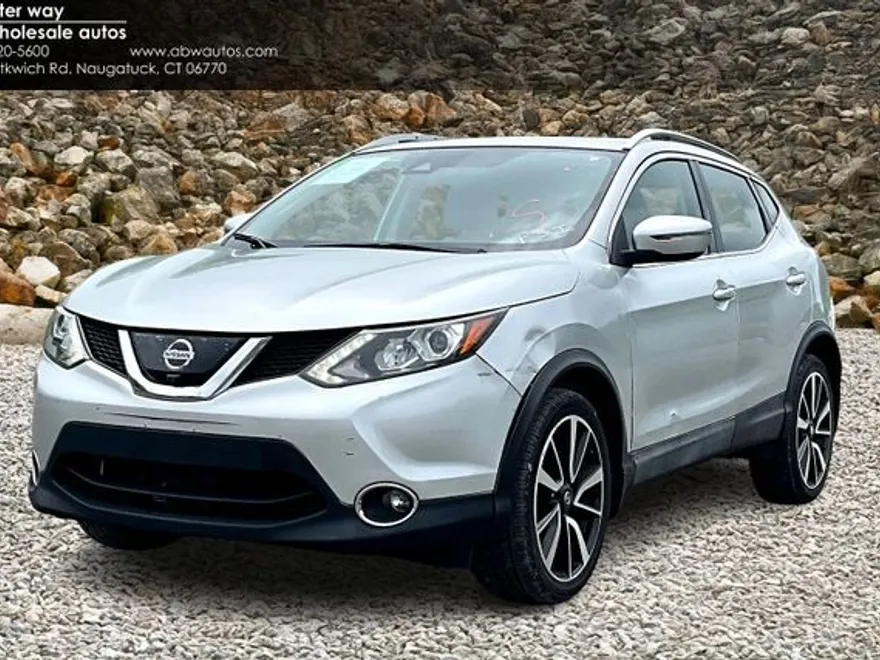 2017 Nissan Rogue Sport SL photo 1