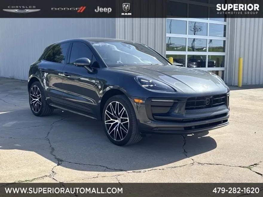 2024 Porsche Macan Base photo 1