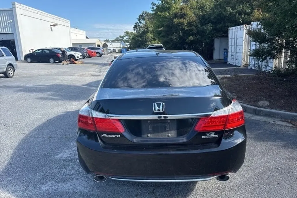 2014 Honda Accord Touring photo 1