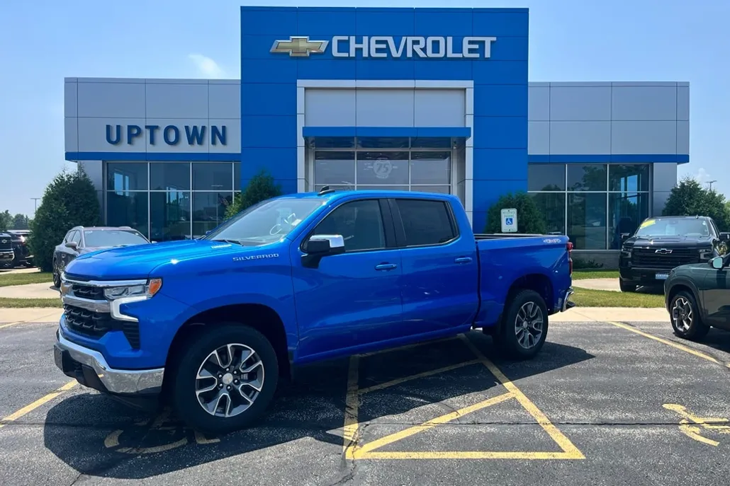 2025 Chevrolet Silverado 1500 LT photo 1