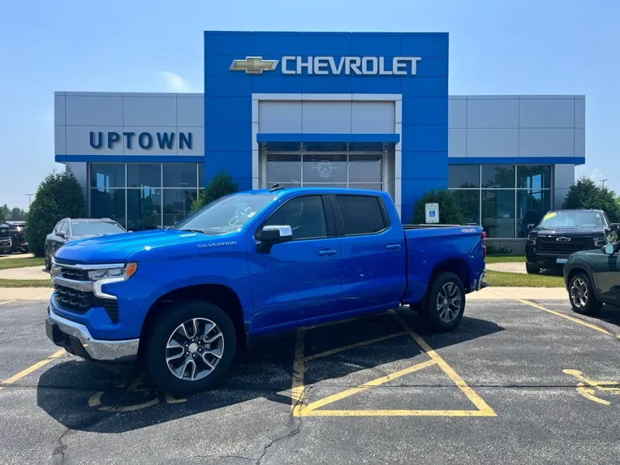 2025 Chevrolet Silverado 1500 LT photo 1
