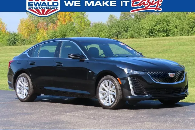 2023 Cadillac CT5 Luxury photo 1