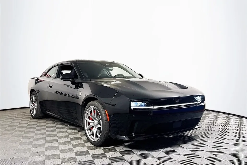 2025 Dodge Charger Daytona Scat Pack AWD photo 1