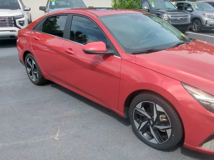 2023 Hyundai Elantra Limited photo 2