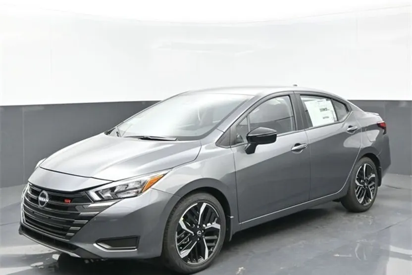2025 Nissan Versa SR photo 1