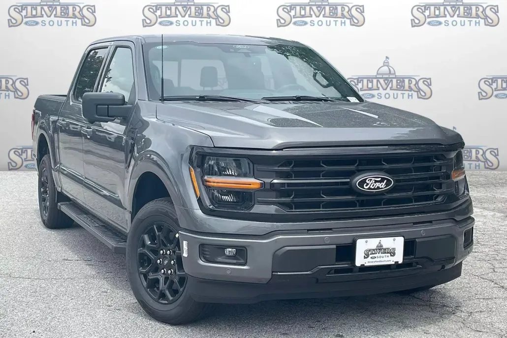 2025 Ford F-150 XLT photo 1