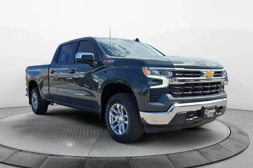 2026 Chevrolet Silverado 1500 LT photo 1