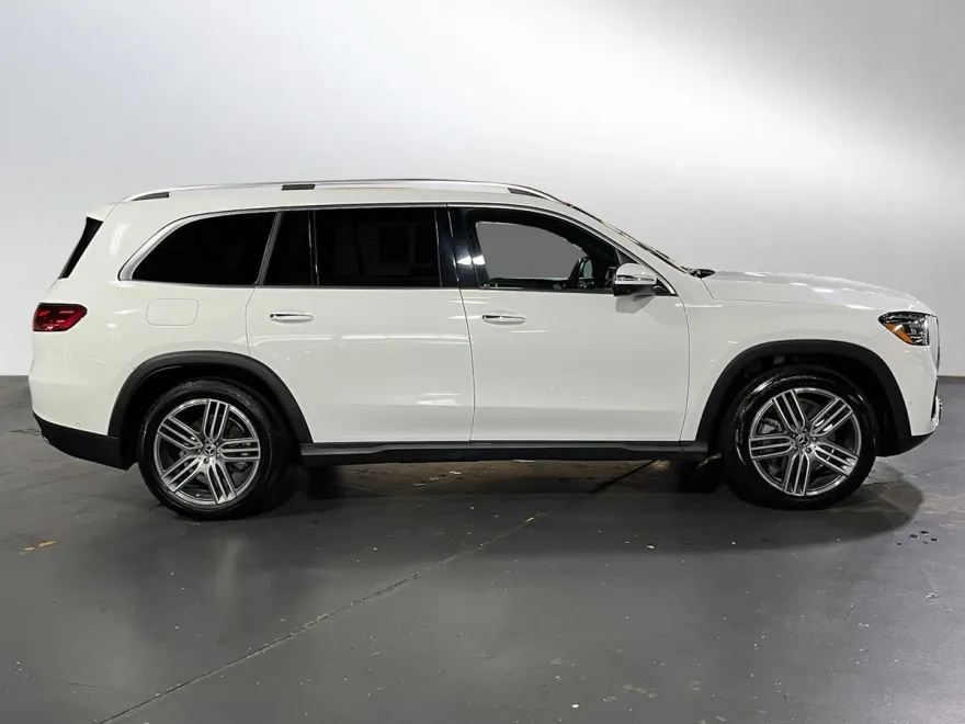 2024 Mercedes Benz GLS 450 photo 1