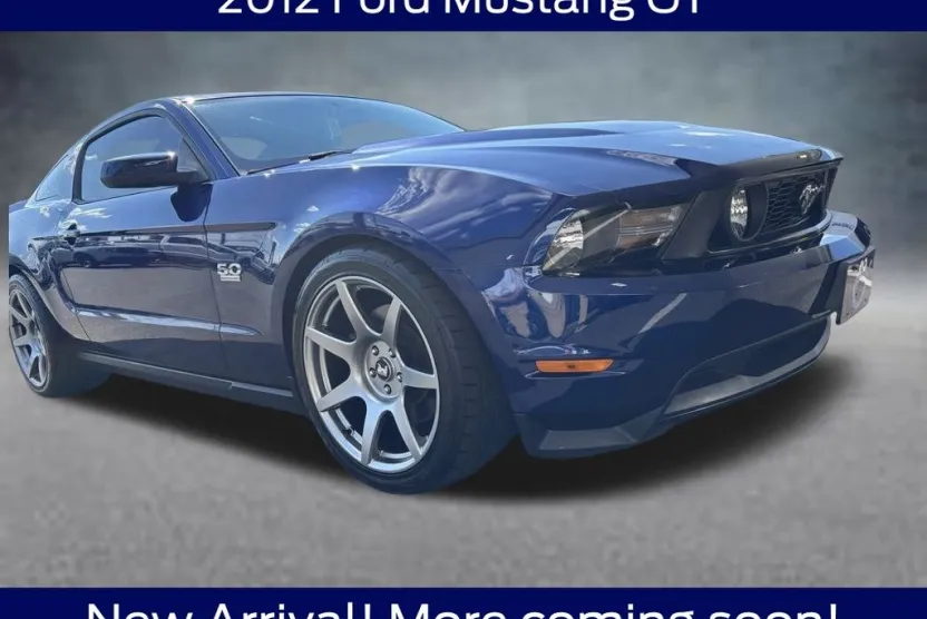 2012 Ford Mustang GT photo 1