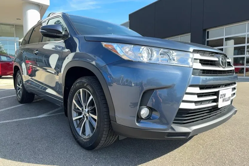 2017 Toyota Highlander SE XLE photo 1