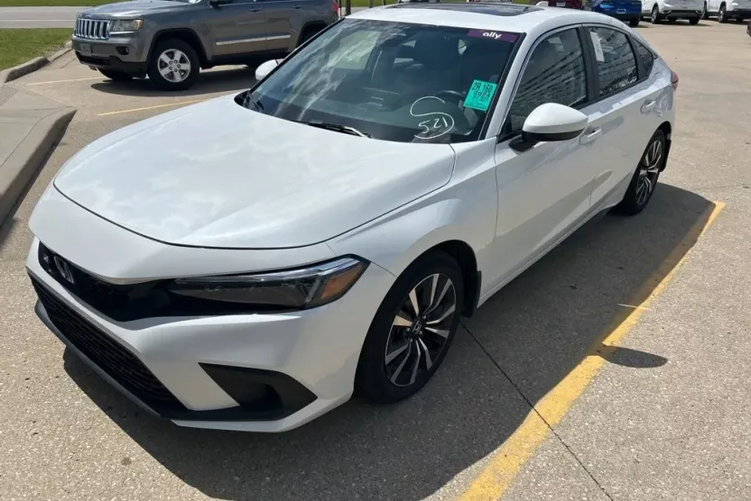 2024 Honda Civic Hatchback EX-L photo 1
