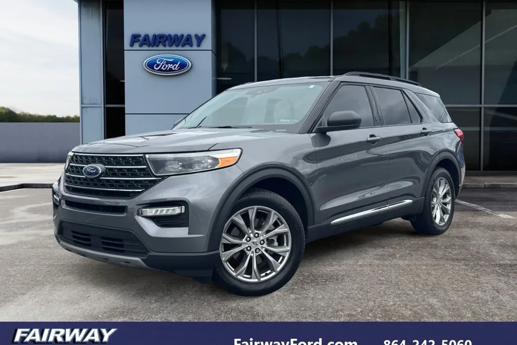 2023 Ford Explorer XLT photo 1