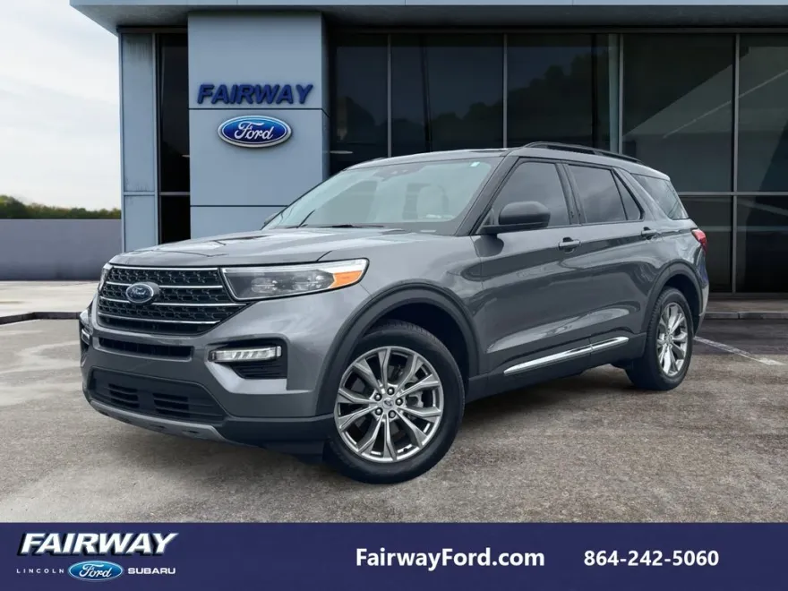 2023 Ford Explorer XLT photo 1